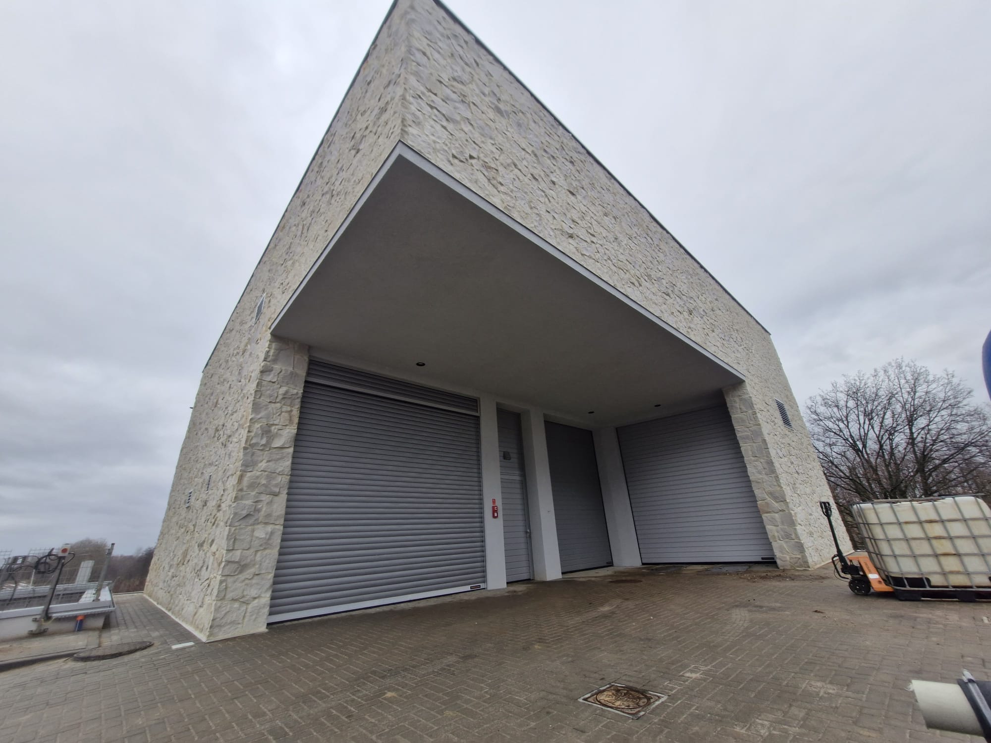 Venta — realizacja bramy 6